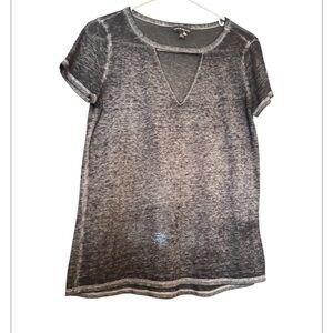 Rock & Republic NWOT Stone Washed Black & Gray Tee